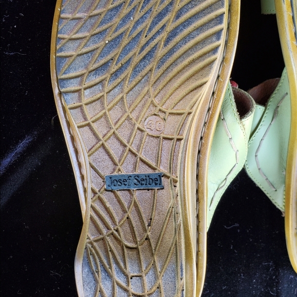 Josef Seibel Leather Round Open Toe with Toe-Loop Slide On Sandals. - Picture 7 of 16